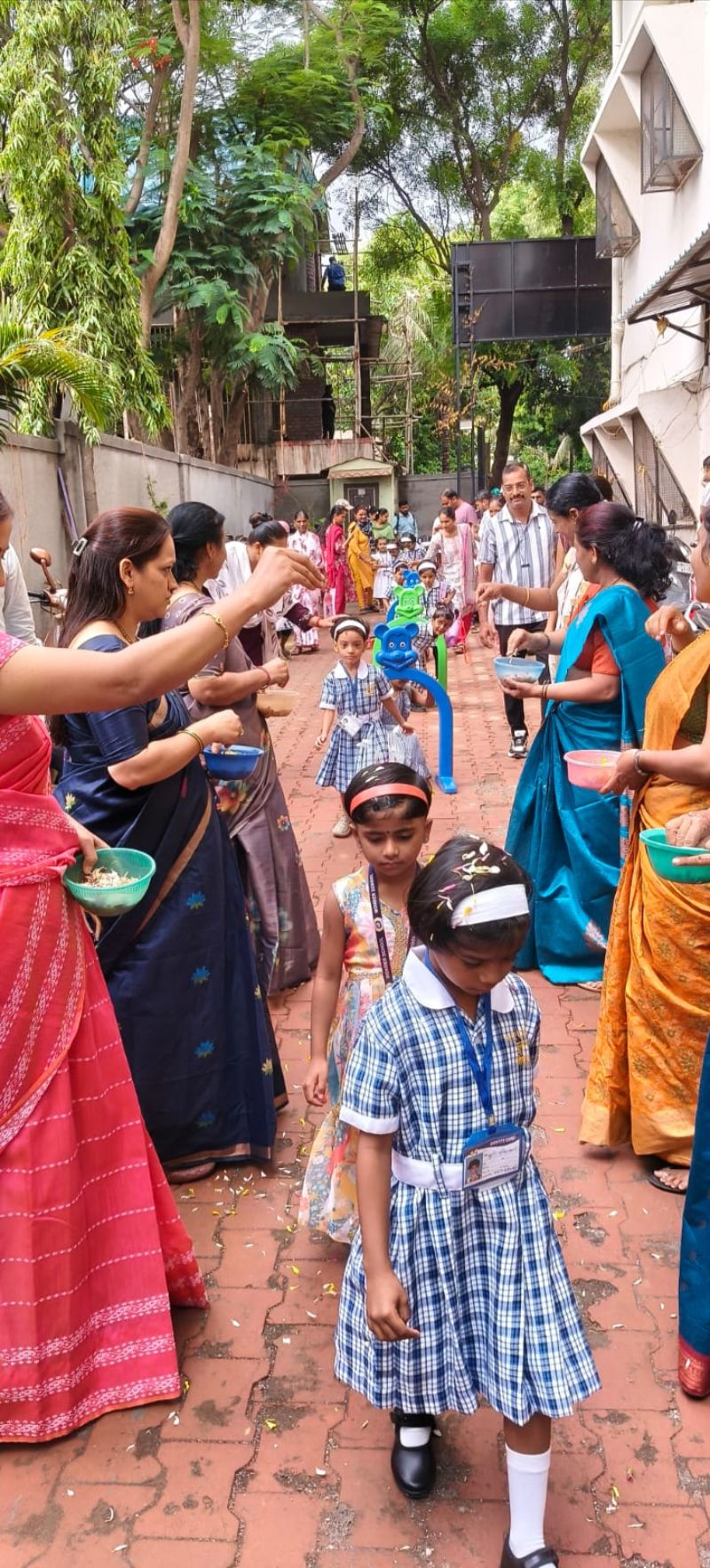 शिशुमंदिरमध्ये चिमुकल्यांचे उत्साहात स्वागत shalecha-pahila-diwas-00.jpg